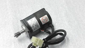 YASKAWA SGM-A3B3FJ12 AC SERVO MOTOR - Picture 1 of 4