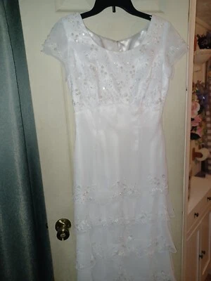 wedding dresses - Image 1 of 4