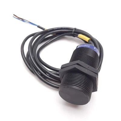 Telemecanique XS4P30KP340 Inductive Proximity Sensor, Range 15mm, PNP NPN, 1.5m - Image 1 of 4