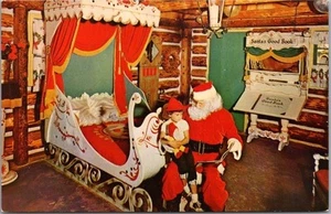 Postal de la década de 1960 de SANTA'S VILLAGE Dundee, Illinois "Santa y un pequeño amigo" - Imagen 1 de 2