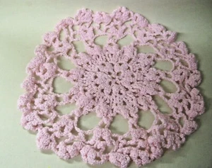 Handgehäkelter rosa Dollie  - Bild 1 von 2