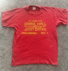 Daryl Hall & John Oates 70’s Logo Red T-Shirt L Buffalo READ - Picture 1 of 10
