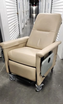 GERIATRIC CHAIR, INFUSION CHAIR, MEDICAL RECLINER, GERI CHAIR, TATTOO CHAIR - Image 1 of 4