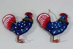 2 Patriotische Hahn Weihnachtsschmuck Sterne mit rot weiß blau & Kranz - 5" - Bild 1 von 10