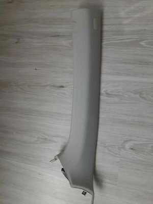 Volkswagen Jetta 2006-2010 conductor izquierdo un pilar moldura gris claro OEM 1K5867233* Foto 1 de 4