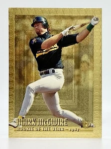 1995 Topps Embossed Golden Idols #107 Mark McGwire Oakland Athletics - Picture 1 of 2