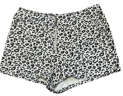 Pantalones Cortos Altard State Talla M Estampado Animal Cremallera Frontal Bolsillos Usados en Excelente Condición Foto 1 de 4