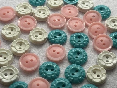 SWEET LOT VINTAGE FANCY & FLOWER PLASTIC BUTTONS Pink Blue White - Image 1 of 3