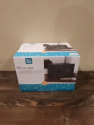 Pen + Gear Digital Safe Model 17SCM with Electronic Lock and Backup Key. #134 - Image 1 of 3