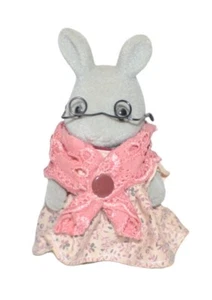 Vintage Sylvanian Families Rabbit Pearl Babblebrook Gray Grannie Glasses Bunny - Picture 1 of 7
