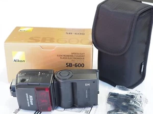 Nikon SB-600 Flash gun bounce Speedlight MINT fits D7200 D800 D5600 D600 camera - Picture 1 of 14