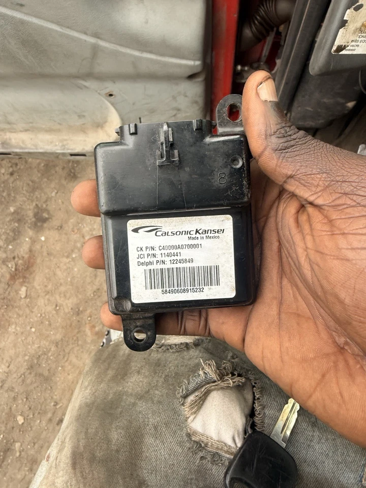 2006-2008 TITAN PATHFINDER ARMADA RIGHT PASSENGER FRONT SEAT MODULE 28077845 - Image 1 of 4