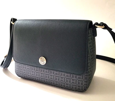 NUEVO CON ETIQUETAS Tommy Hilfiger Bandolera Cartera Monograma Logo Solapa Bandolera Negro Foto 1 de 4