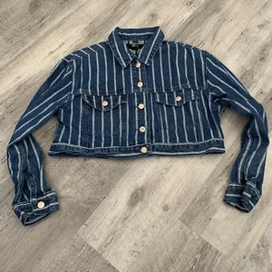 Forever 21 Jacket Womens Sz Medium Blue White Striped Denim Trucker 100% Cotton - Picture 1 of 4