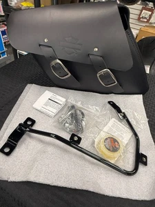 HARLEY DAVIDSON GENUINE BLACK SINGLE SIDED SWINGARM SADDLEBAG 90201326A - Bild 1 von 2