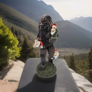 NEU Schlepping Die Gartenzwerge Bigfoot Statue - Bild 1 von 9