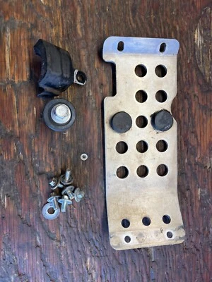 Kawasaki KLX250SF 2009-2010 estriberas delanteras y traseras, protector de caja y guías de cadena Foto 1 de 4