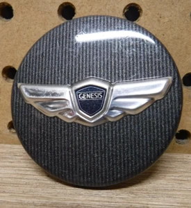 ONE USED OEM GENISIS GRAY CENTERCAP P/N 52960-B1000 12961 - Picture 1 of 4