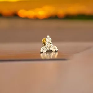 Real 0.14 Cts Round Brilliant Cut Natural Diamonds Nose Stud in 18K Yellow Gold - Picture 1 of 10