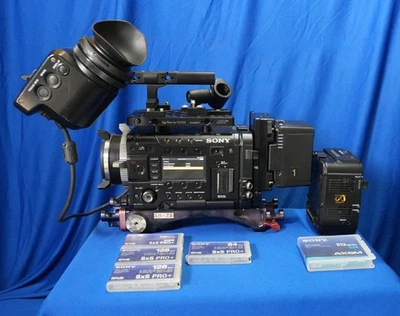 PAQUETE DE CÁMARA DE CINE DIGITAL SENSOR CMOS SONY PMW-F55 CINEALTA SUPER 35 4K/RAW Foto 1 de 4