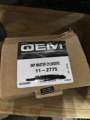 Cilindro maestro de freno A1 Cardone 11-2775 para 96-00 Toyota 4Runner Foto 1 de 2