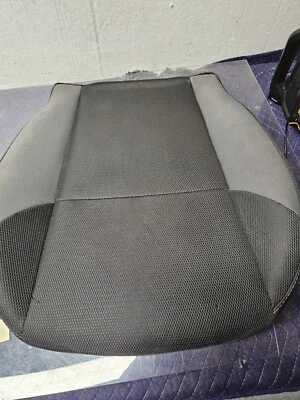 Cojín de asiento inferior para conductor izquierdo Ford Focus 2013-2017 OEM Foto 1 de 4