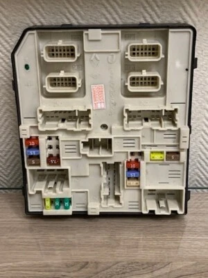 USM BOITIER FUSIBLE  POUR RENAULT MASTER 3  MEGANE 3 ZOE, 284B64259R--A - Image 1 of 4