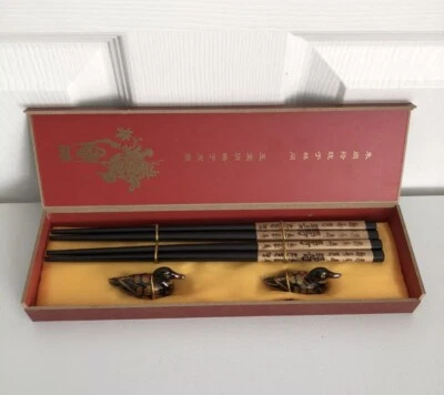 Chinese Wooden 4 x Chopsticks With 2 Duck Rests In Presentation Box Vintage -NEW - Image 1 of 4