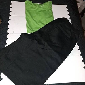 SALE!!! NEW -Sz Large Denim & Co Cotton & Spandex Knee Shorts & Green Tee - Picture 1 of 7