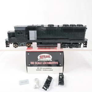 HO Scale Undecorated Black EMD GP40 Diesel Locomotive Project Parts Kit E - Picture 1 of 6