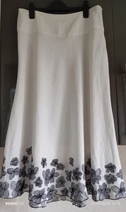 Ladies F&F Part Linen White Skirt With Black Floral Embroidery. Size 10. VGC. - Picture 1 of 11