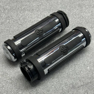 Harley OEM Chrome and Rubber Hand Grips  56263-96A Bar And Shield Throttle Cable - Image 1 of 4