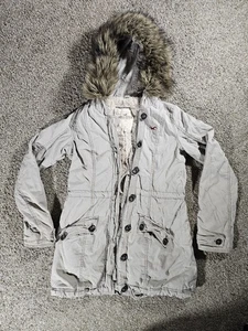 Hollister kleine Sherpa gefütterte Kapuzenjacke mit verschiedenen Ausgaben inkl. Reißverschluss - Bild 1 von 10