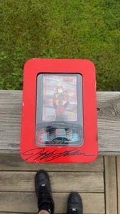 #24(JEFF GORDON) DUPONT/2002/TIN DISPLAY(2001) CHAMPIONSHIP-MATCH BOX CAR IN TIN - Picture 1 of 5