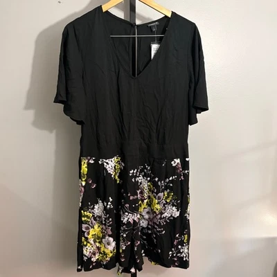 Mameluco Mujer TORRID Negro Floral Manga Corta 1X Foto 1 de 4