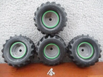 "Nuevo camión de radiocontrol Bright Industries Monster Jam excavadora de tumbas 4 neumáticos llantas y tornillos" Foto 1 de 4