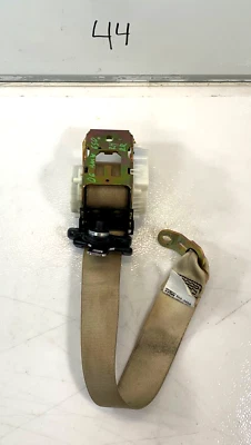 Retrator de cinto de segurança traseiro direito passageiro BMW 650i 2006 fabricante de equipamento original 33035173 - Imagem 1 de 4