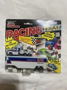 1:87 Racing Champions 1991 STP Richard Petty Team Transporter Race 43 - Picture 1 of 3