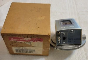 HONEYWELL C645B 1039 PRESSURE CONTROL (HYDROTHERM 024852) NEW OLD STOCK - Picture 1 of 8