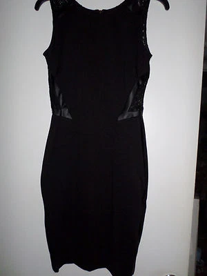 Vestido vaina recortado para mujer Kardashian Kollection Foto 1 de 4