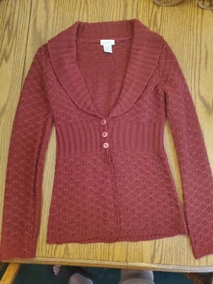 Suéter Charlotte Russe Abotonado Mediano!! Usado en excelente estado!! Borgoña Foto 1 de 4