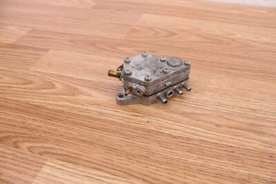 Yamaha Vmax 600 1995 bomba de combustible Foto 1 de 4