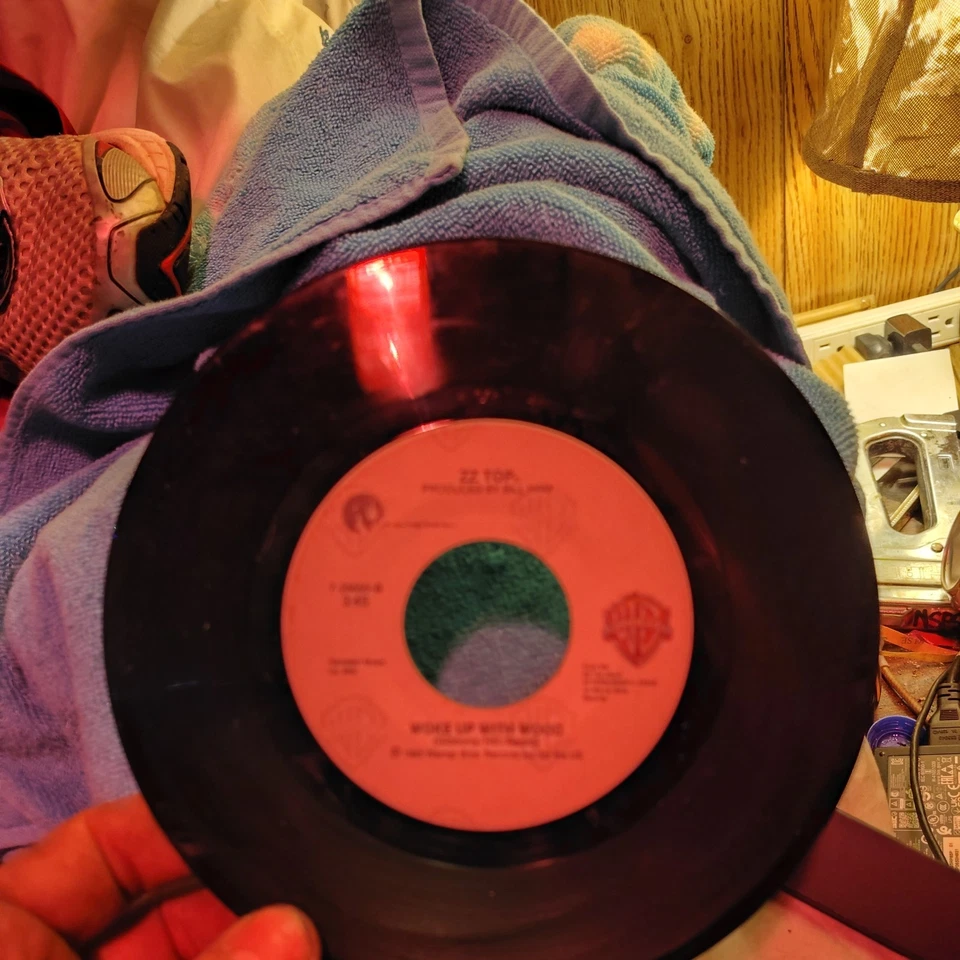 ZZ TOP Vel cro Fly/Woke Up With Wood 45 7" POP CLASSIC ROCK Record Vinyl Records - Image 1 of 4