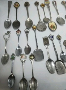 Lot of 22 Vintage Souvenir Collector Spoons – Enamel Crest Travel Canada USA... - Picture 1 of 4