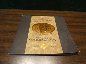 E7603 - The Baltimore Orioles Official Farewell Comm. Libro Cal Ripken Jr. 2001 - Imagen 1 de 4