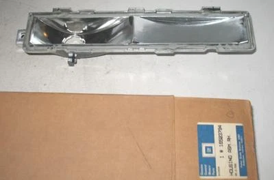 NOS 1985-1989 OLDSMOBILE CUTLASS CIERA RH PARKING LAMP HOUSING 16503794 - Image 1 of 3