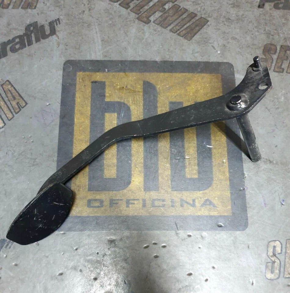PEDALE COMANDO FRIZIONE FIAT UNO  - DUNA - FIORINO 5962381 NUOVO! - Immagine 1 di 1