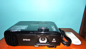 Epson Pro EX9220 Projector Excellent Condition Beautiful Image 505 Total Hours !