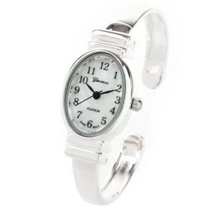 Reloj brazalete plateado talla pequeña ovalado cara correa de metal Geneva para mujer - Imagen 1 de 3