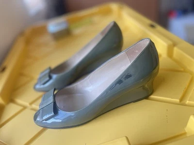 Sapatos femininos de couro Bruno Magli tamanho 8,5B - Imagem 1 de 4